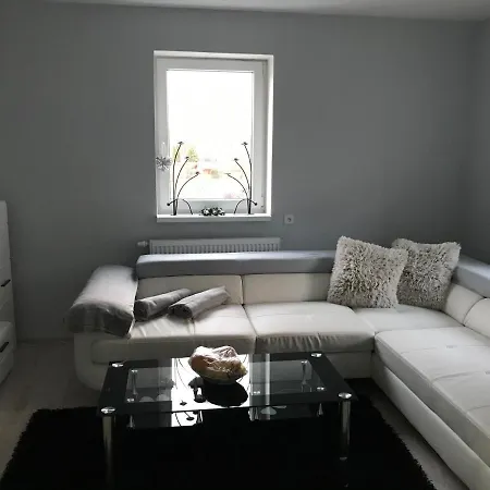 U Pizzerky Apartmán *